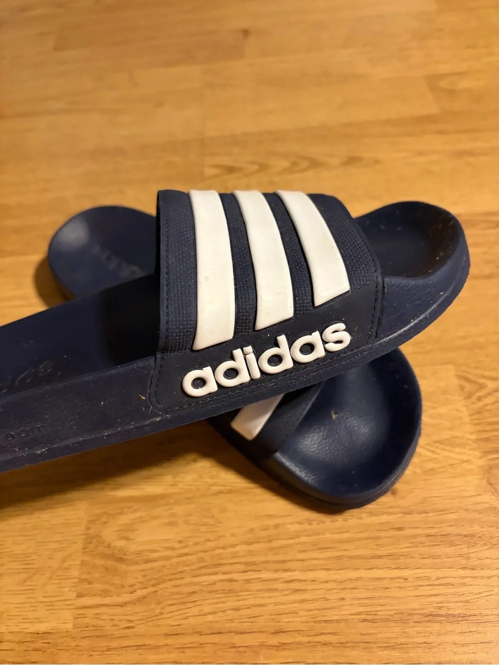adidas classic slide